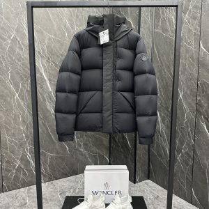 Moncler Madeira Black Warrior Short Men’s Down Jacket, specially designed for adventure